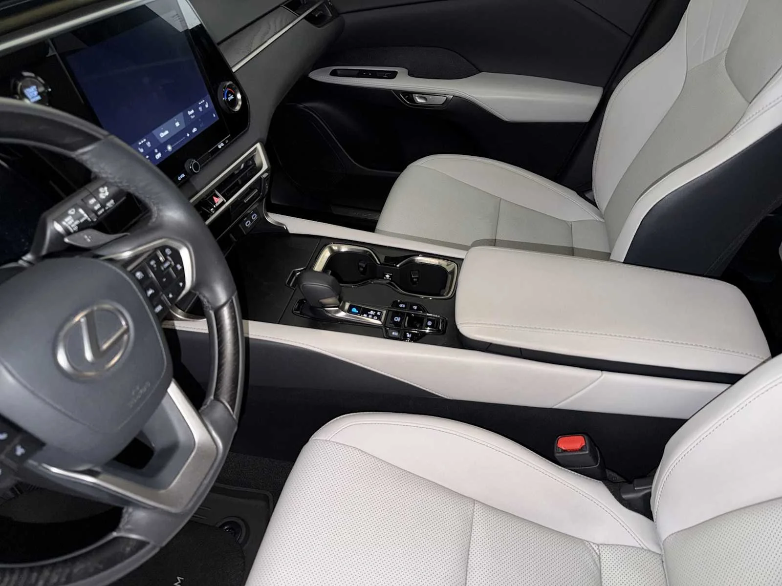 Used 2023 Eminent White Pearl Lexus Premium image 18