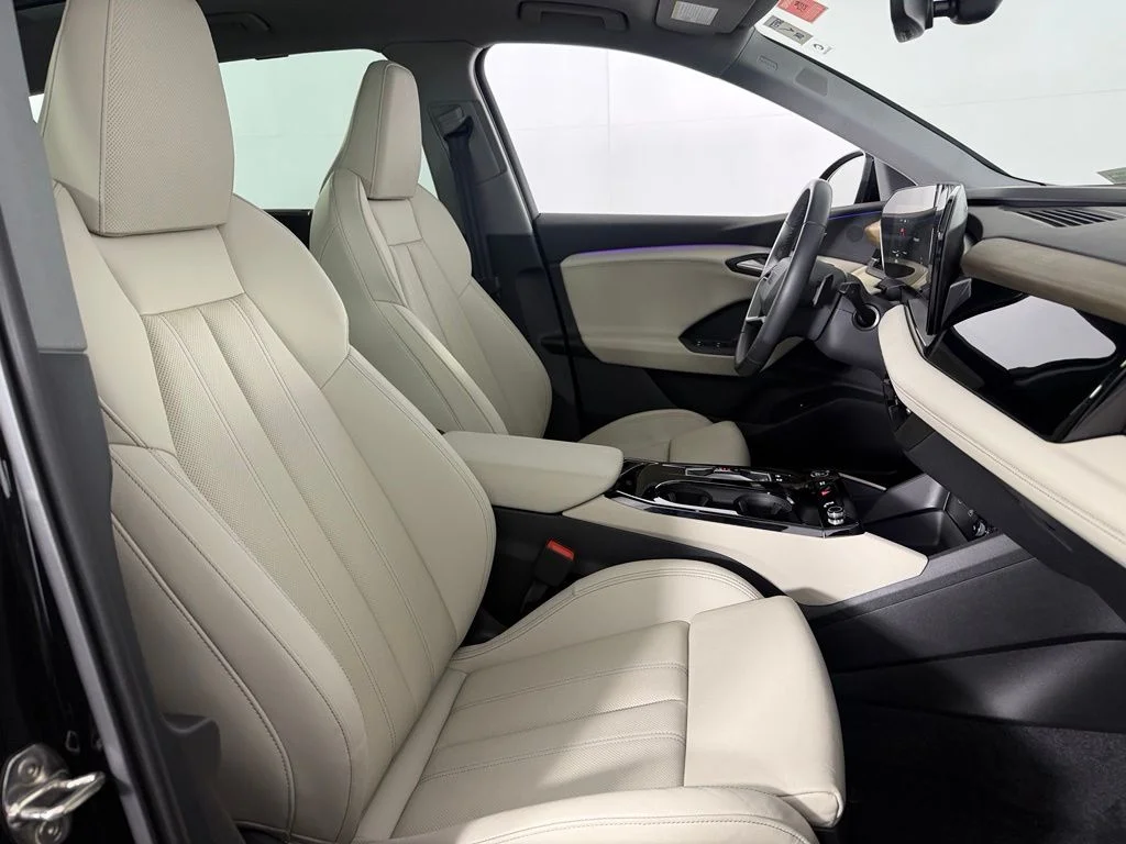 Used 2025 Black Audi Premium Plus image 32