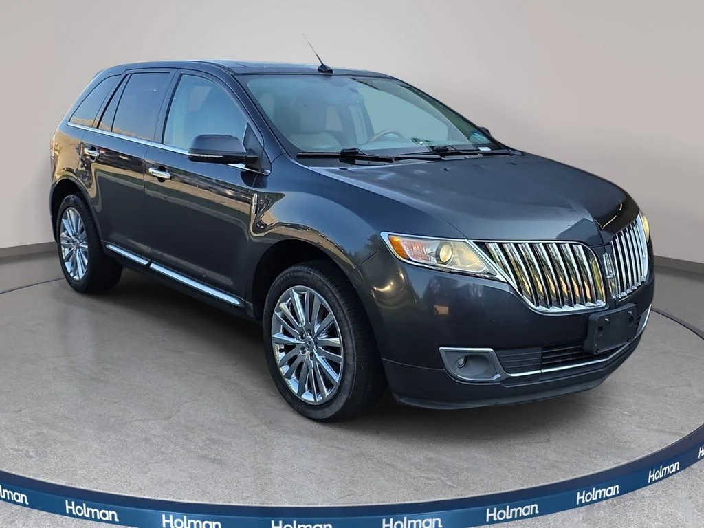 Used 2014 Smoked Quartz Metallic Tinted Clearcoat Lincoln Base image 4