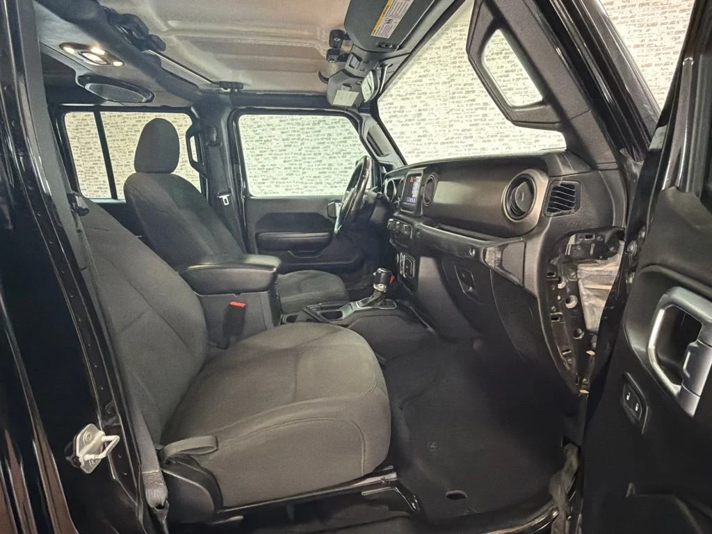 Used 2020 Black Clearcoat Jeep Sport image 11