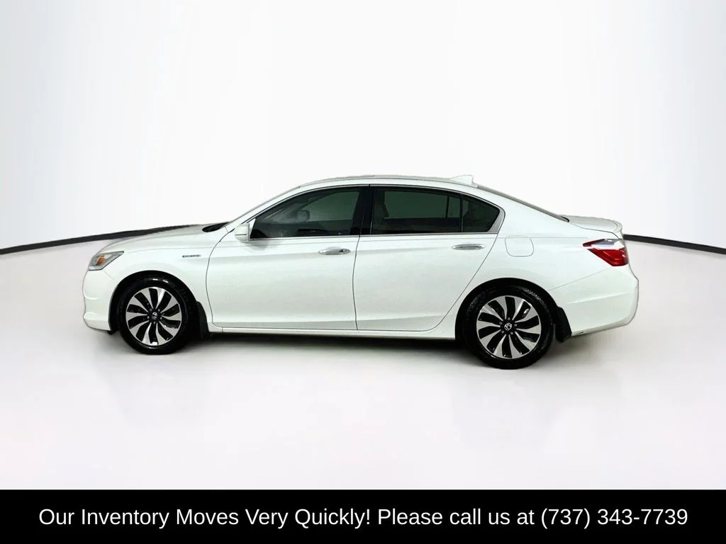 Used 2015 White Honda Touring image 4