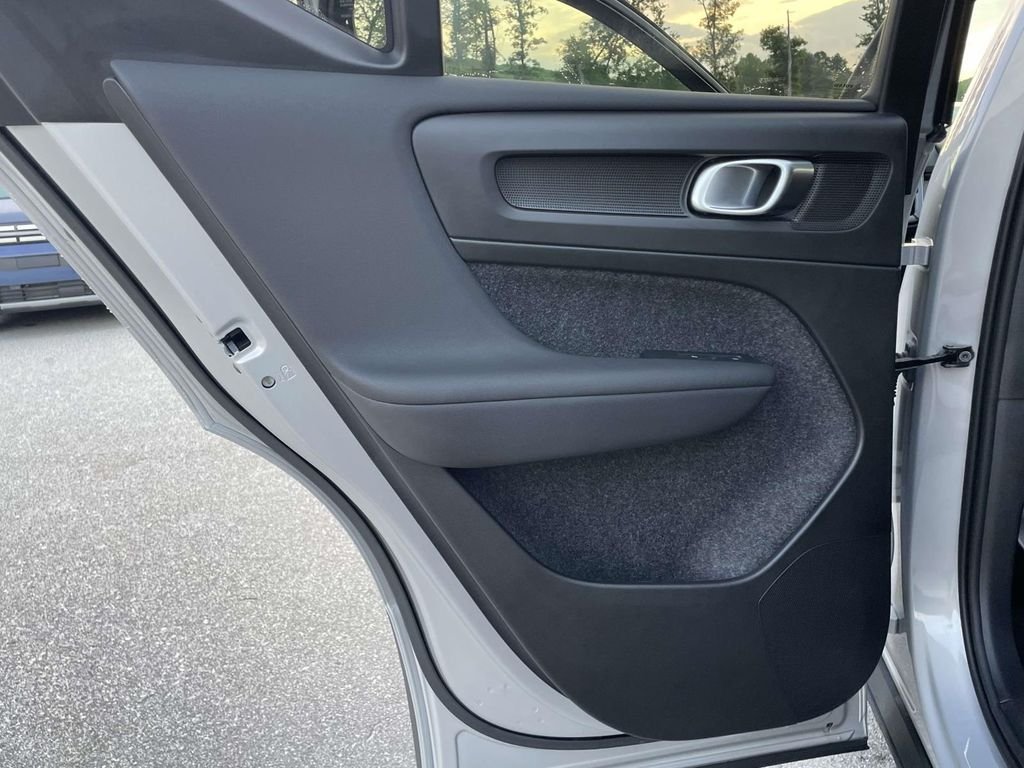 Used 2025 Vapour Grey Metallic Volvo Core Bright Theme image 2