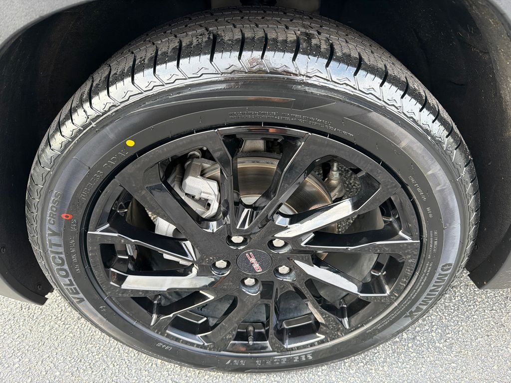 Used 2023 White GMC SLE image 11