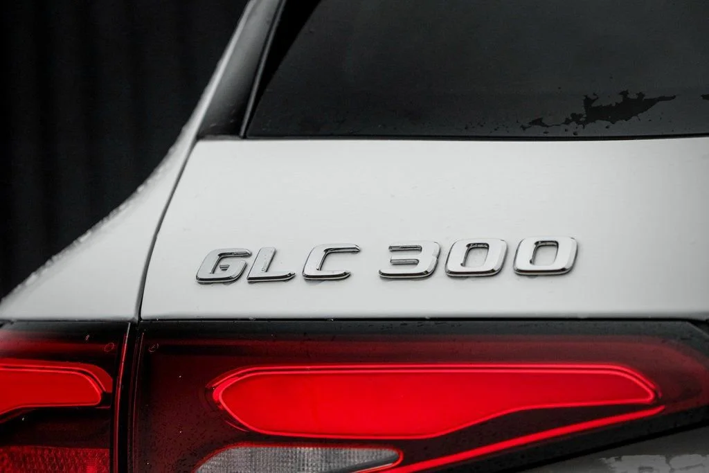 New 2026 Polar White Mercedes-Benz GLC 300 image 41