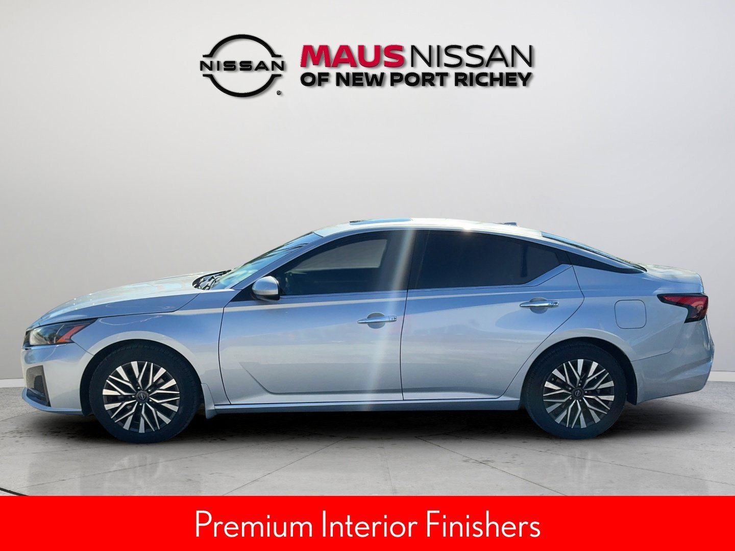Used 2023 Silver Nissan 2.5 SV image 16