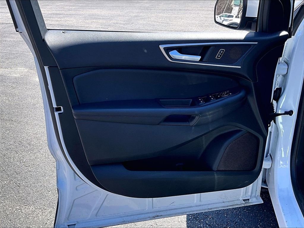Used 2023 White Ford SEL image 9