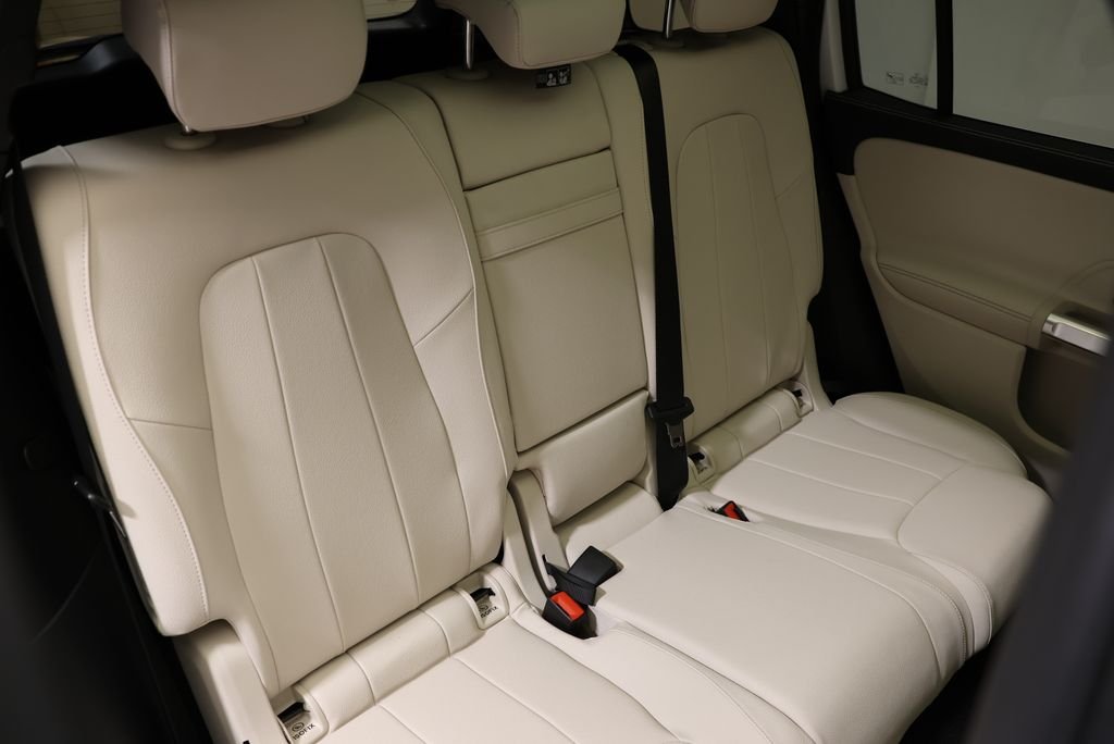Used 2026 Night Black Mercedes-Benz GLB 250 image 55