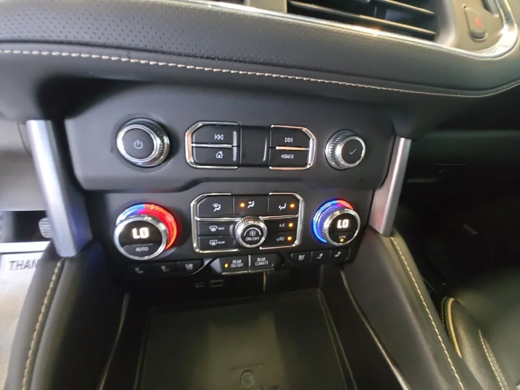 Certified Used 2022 ONYX BLACK GMC SLT image 23