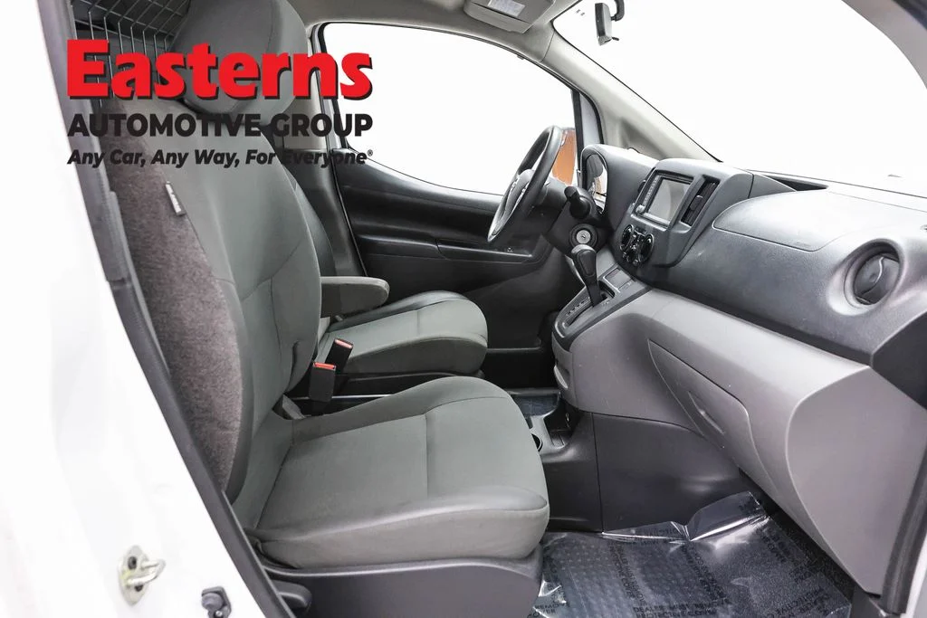 Used 2020 White Nissan SV image 25