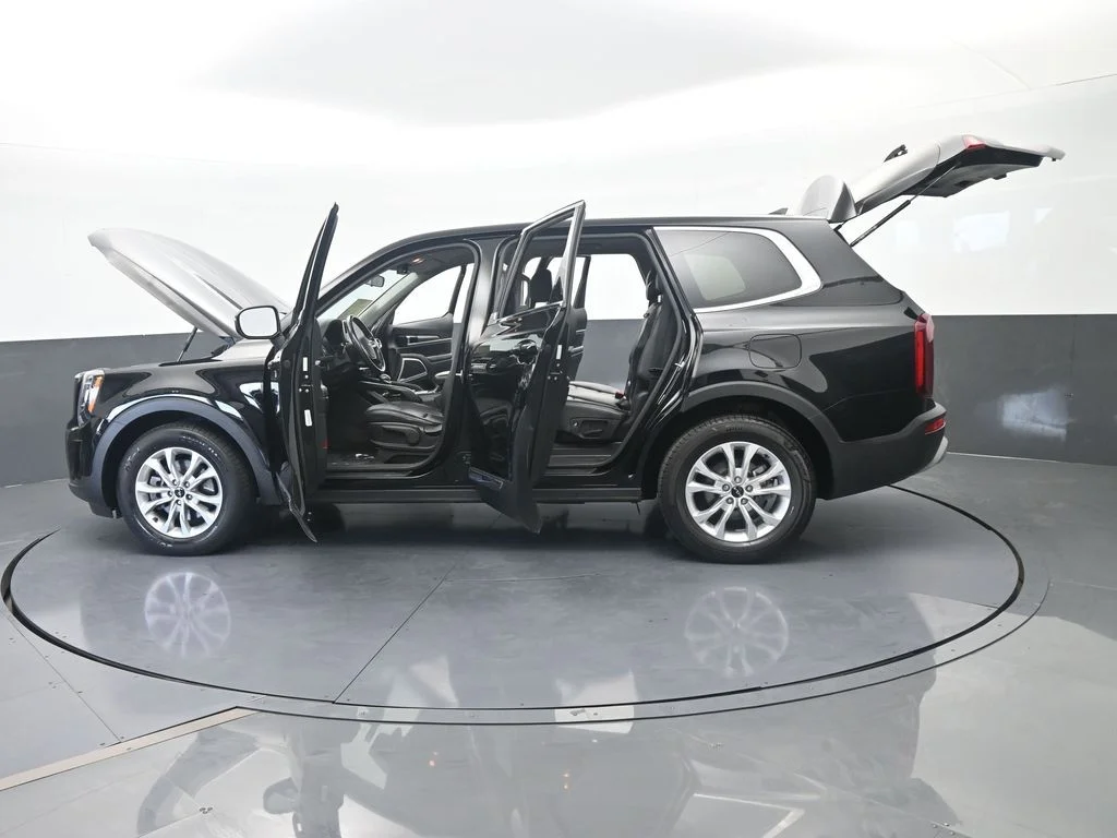 Used 2022 Ebony Black Kia LX image 76