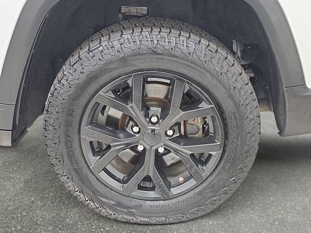 Used 2021 White Jeep Limited image 31