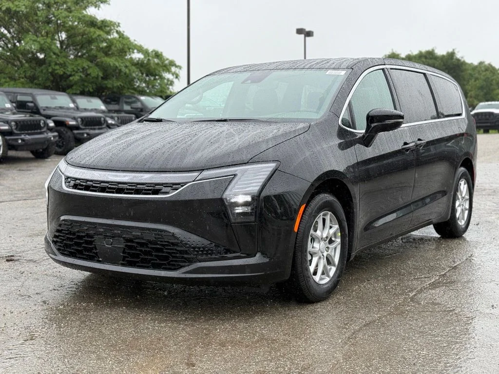 New 2027 Diamond Black Crystal Pearl-Coat Exterior Paint Chrysler Select image 2