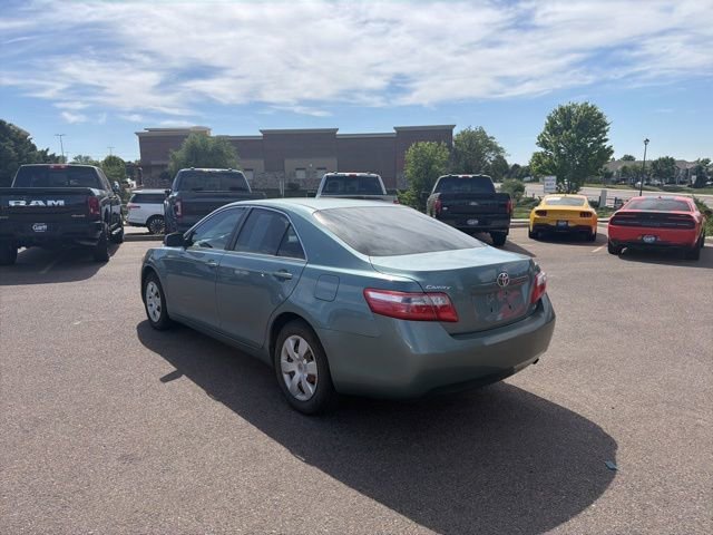 Used 2009 Green Toyota LE image 3