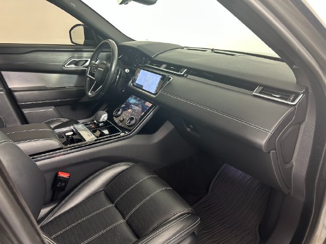 Used 2021 Silver Land Rover R-Dynamic HSE image 23