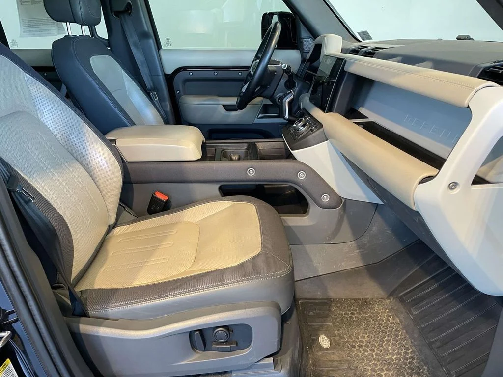 Used 2022 Santorini Black Metallic Land Rover X-Dynamic HSE image 20