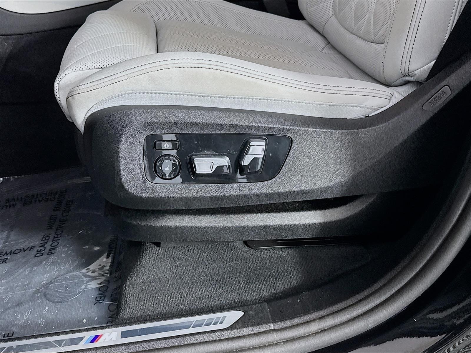 Used 2025 Black Sapphire Metallic BMW xDrive40i image 22