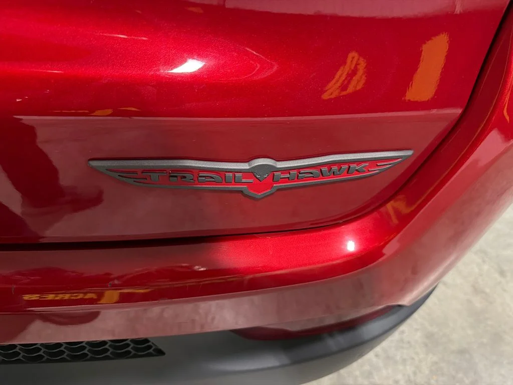 Certified Used 2025 Red Hot Pearlcoat Jeep Trailhawk image 11
