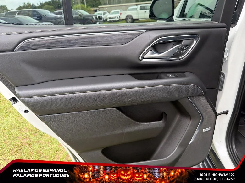 Used 2022 WHITE FROST TRICOAT GMC SLT image 26