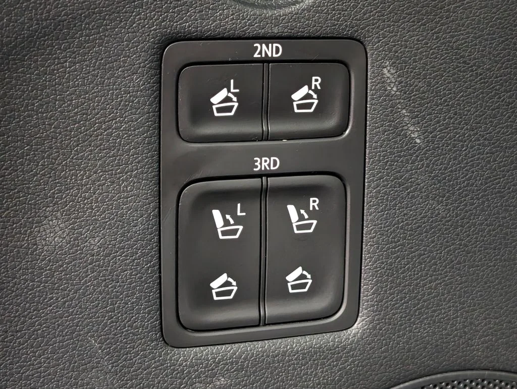 Certified Used 2024 Moonlight Cloud Hyundai Limited image 24
