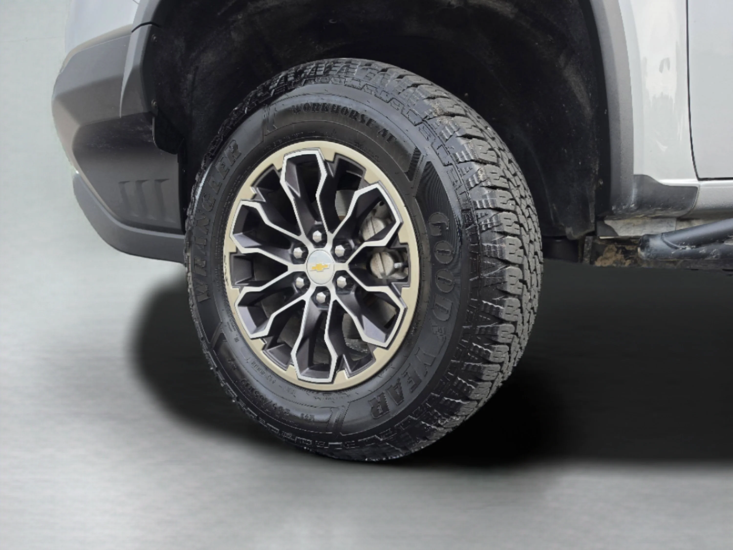 Used 2020 Silver Ice Metallic Chevrolet 4WD ZR2 image 39