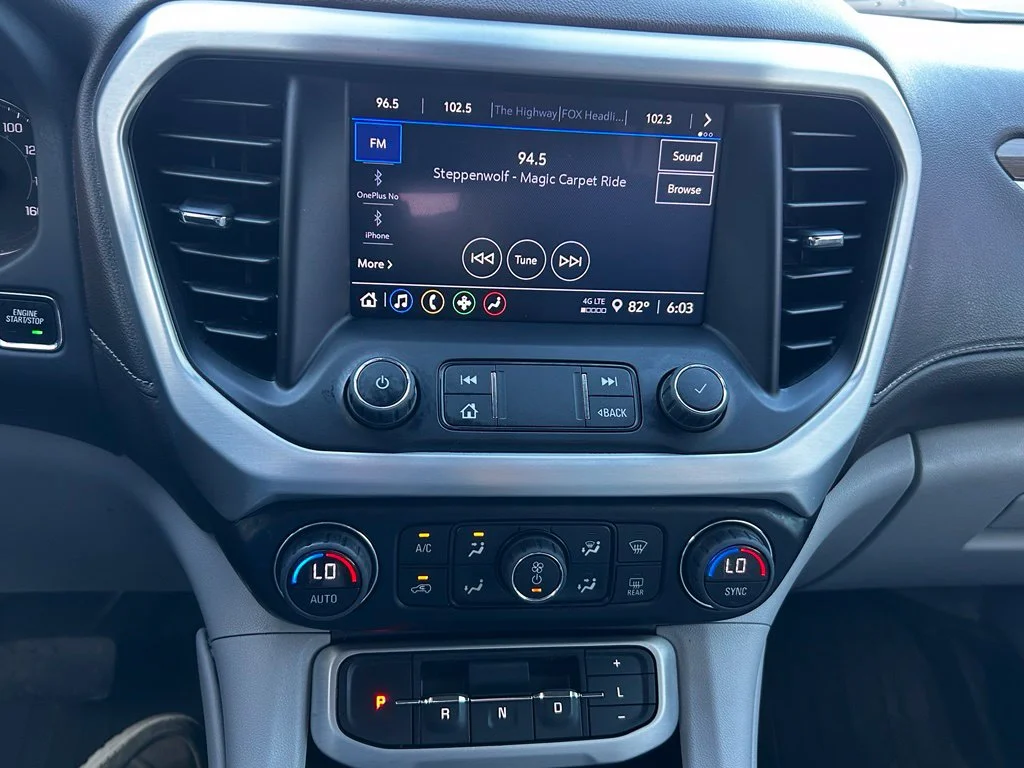 Used 2023  GMC SLE image 13