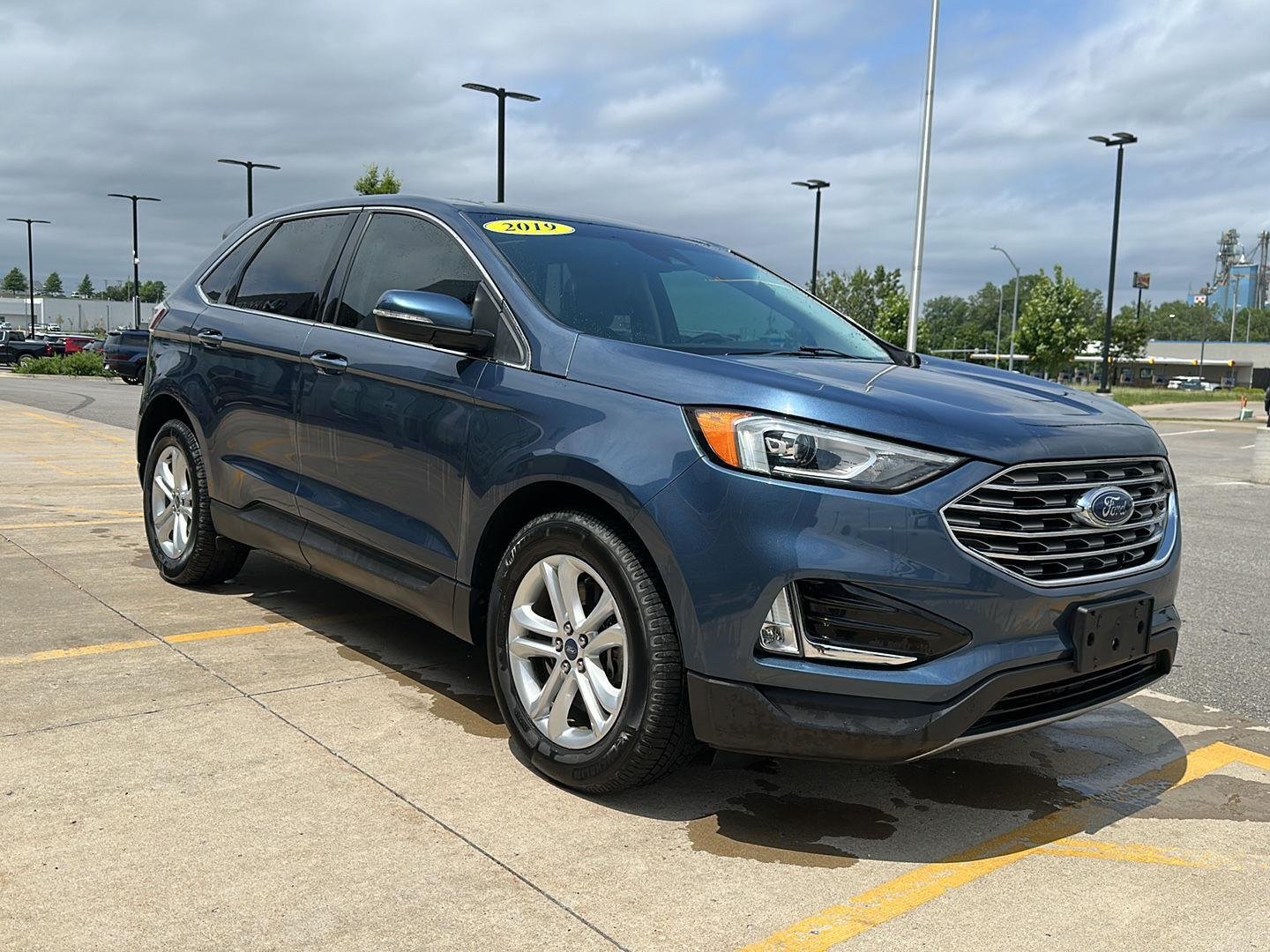 Used 2019 Blue Metallic Ford SEL image 6