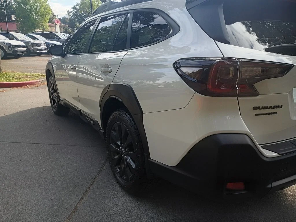 Used 2025 Crystal White Pearl Subaru Onyx Edition XT image 6