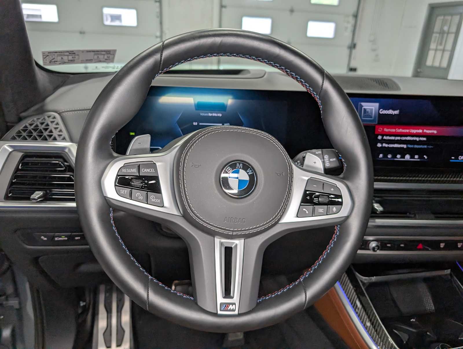 Used 2025 Skyscraper Grey Metallic BMW M60i image 39