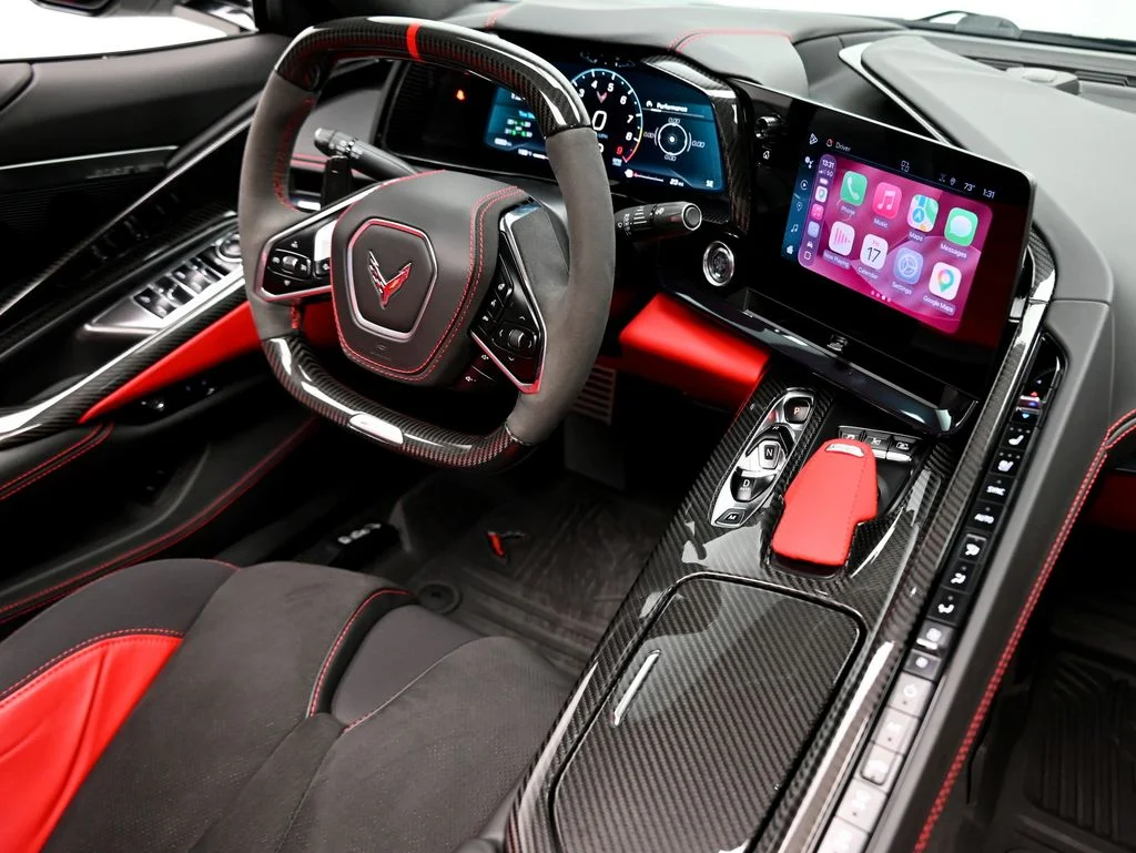 Used 2024 Gray Metallic Chevrolet Z06 image 17