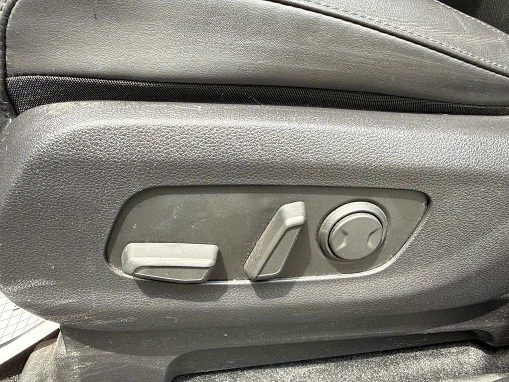 Certified Used 2024 Gray Kia LX image 26