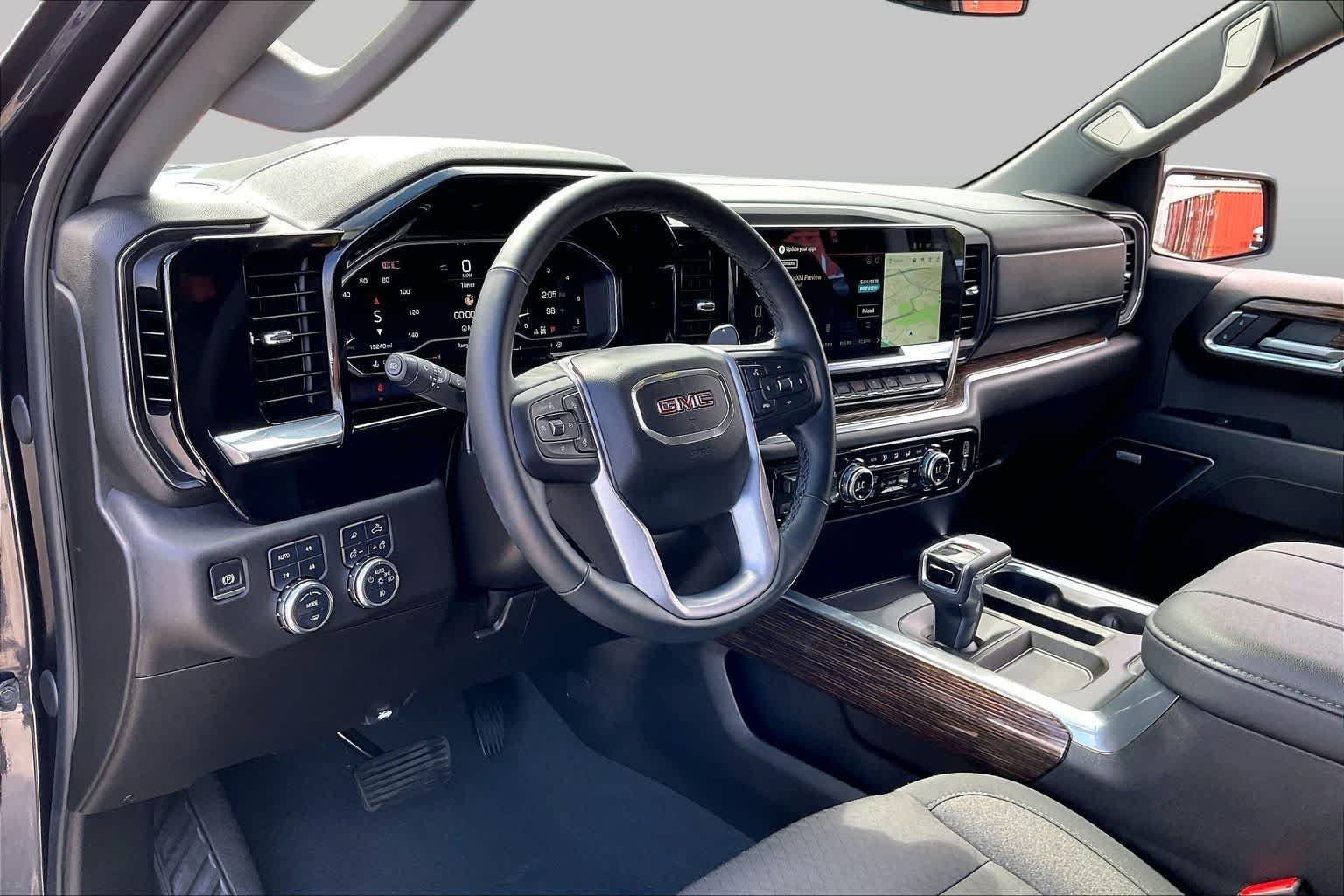 Used 2025 Downpour Metallic GMC Elevation image 17
