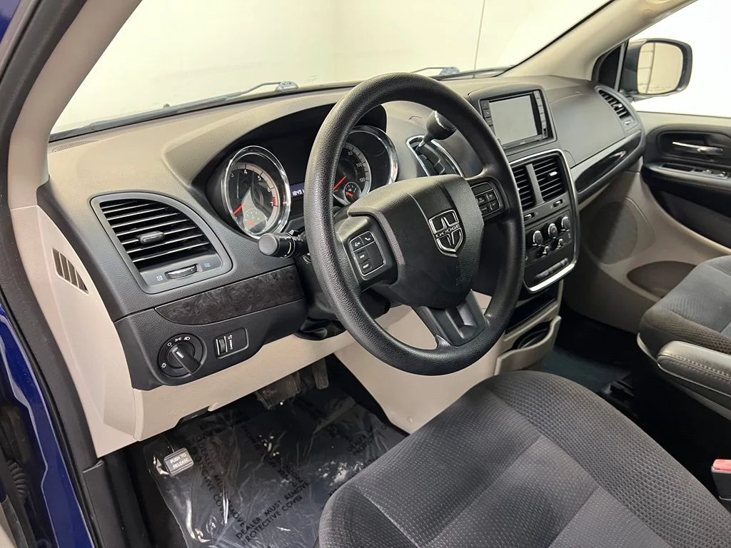 Used 2018 Blue Dodge SE image 17