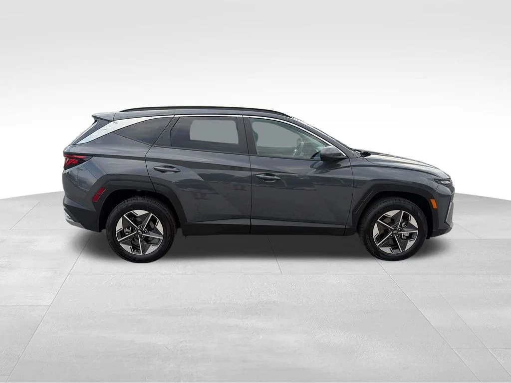 Used 2025 Gray Hyundai SEL image 7
