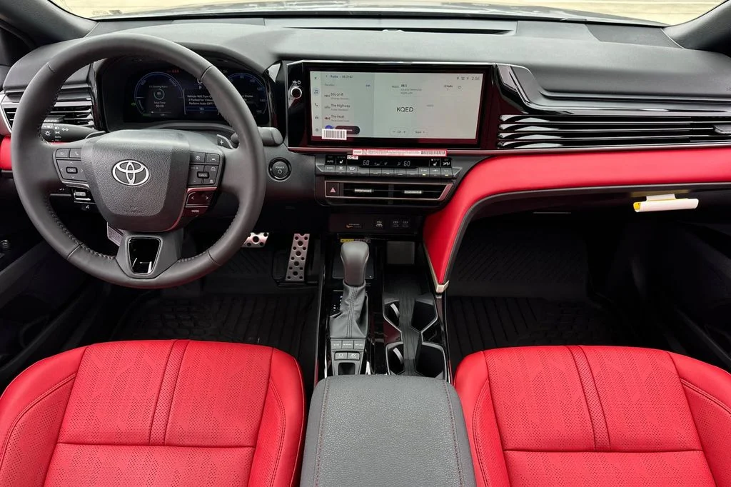 New 2026 Heavy Metal with Midnight Black Metallic roof <sup>1</sup> Toyota  XSE image 15