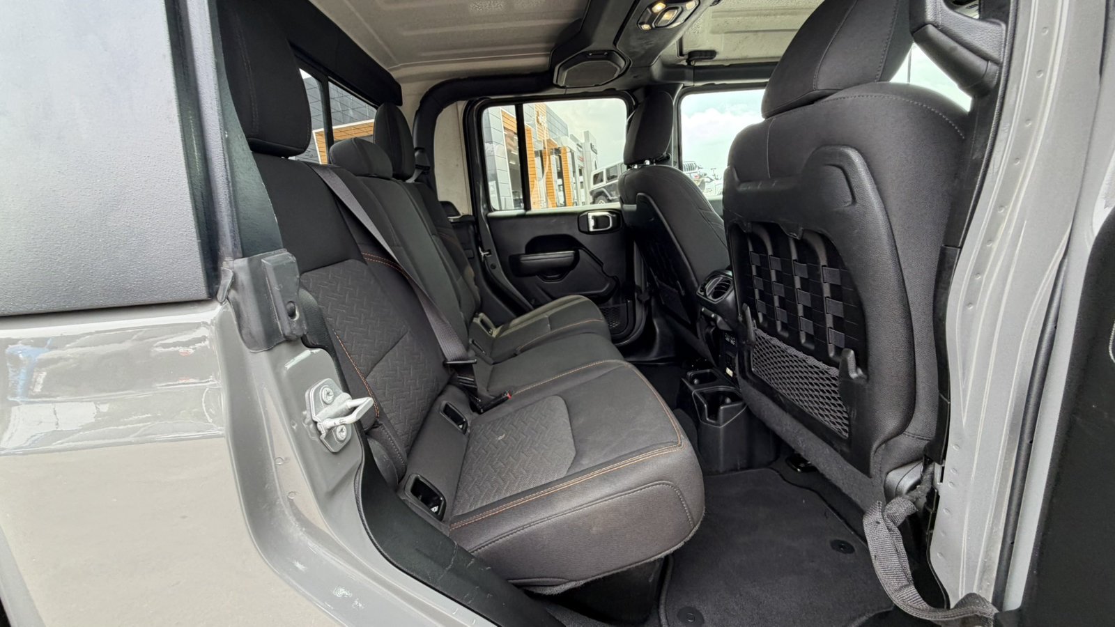 Used 2022 Sting-Gray Clearcoat Jeep Mojave image 17