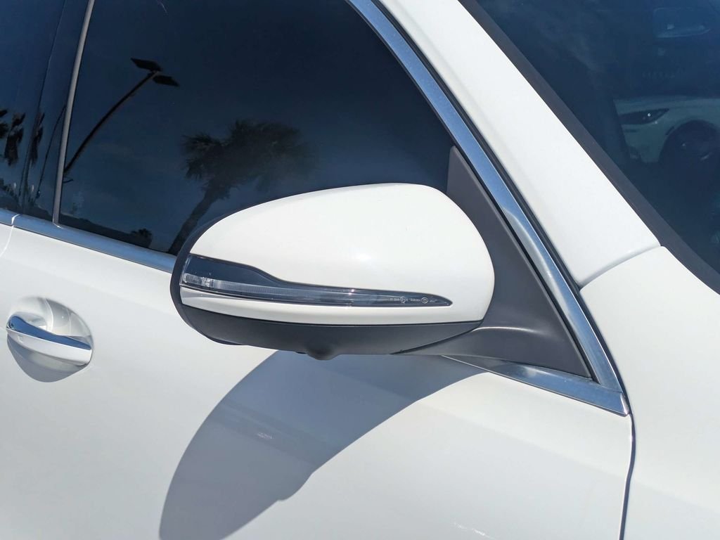 Used 2020 White Mercedes-Benz GLB 250 image 10