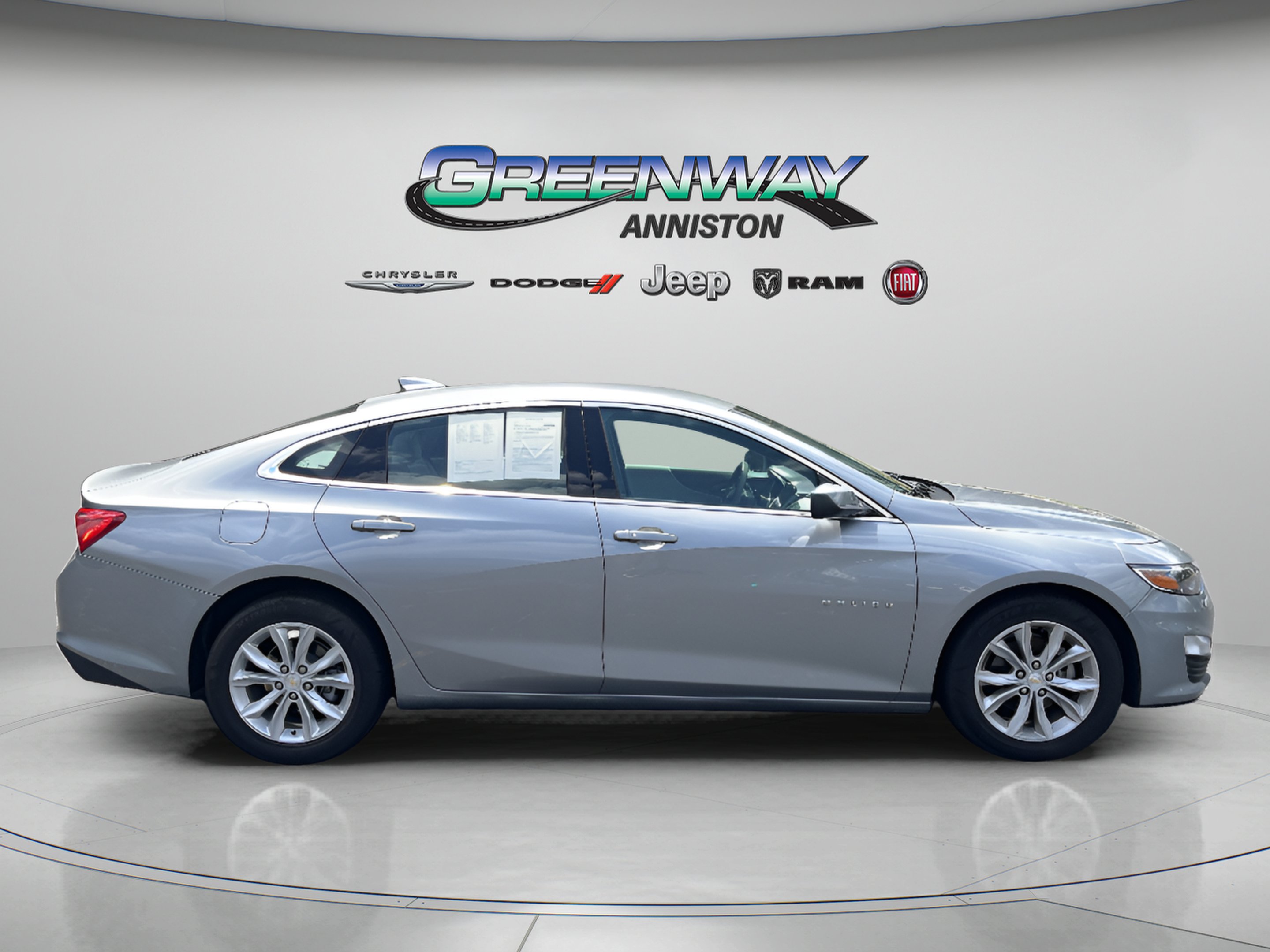Used 2025 Sterling Gray Metallic Chevrolet  image 8