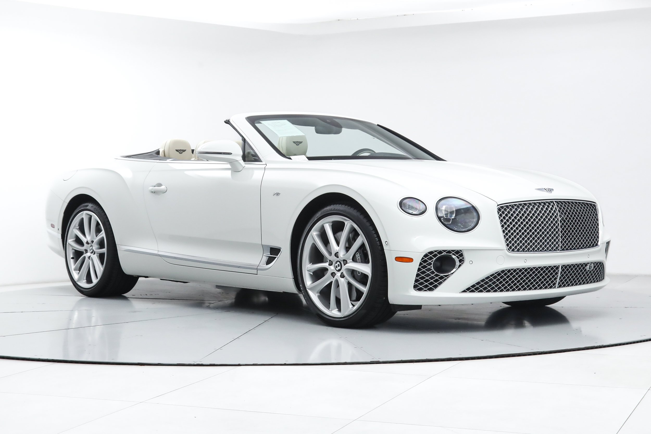 Used 2022 White Bentley GT V8 Convertible image 9