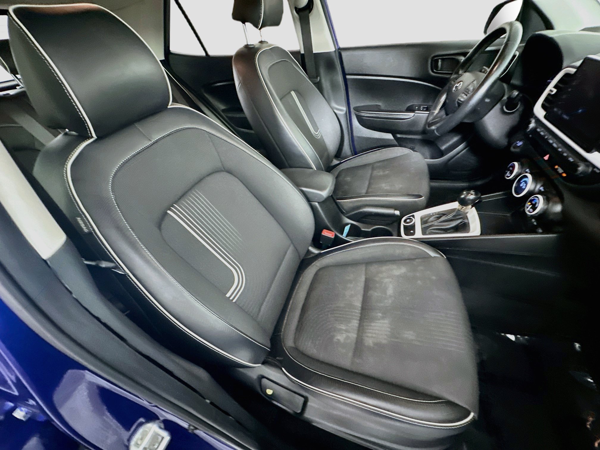 Used 2022 Intense Blue Hyundai Limited image 28