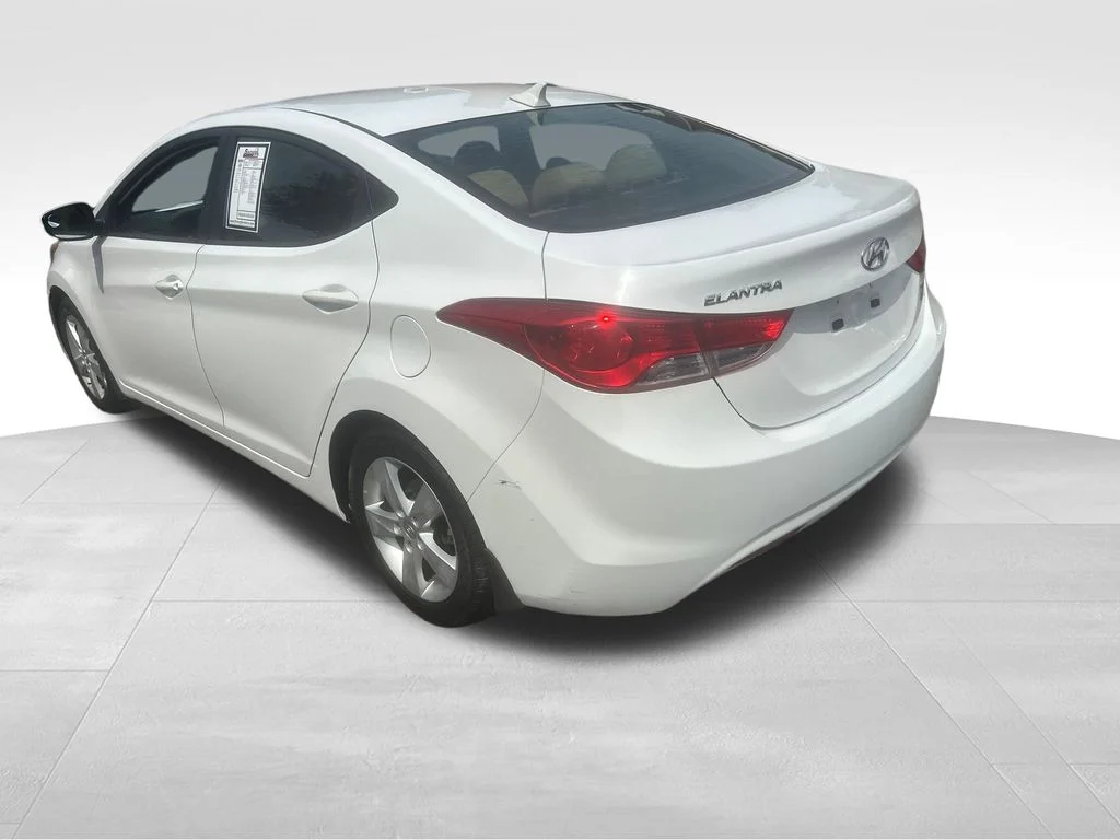 Used 2013 White Hyundai GLS image 17