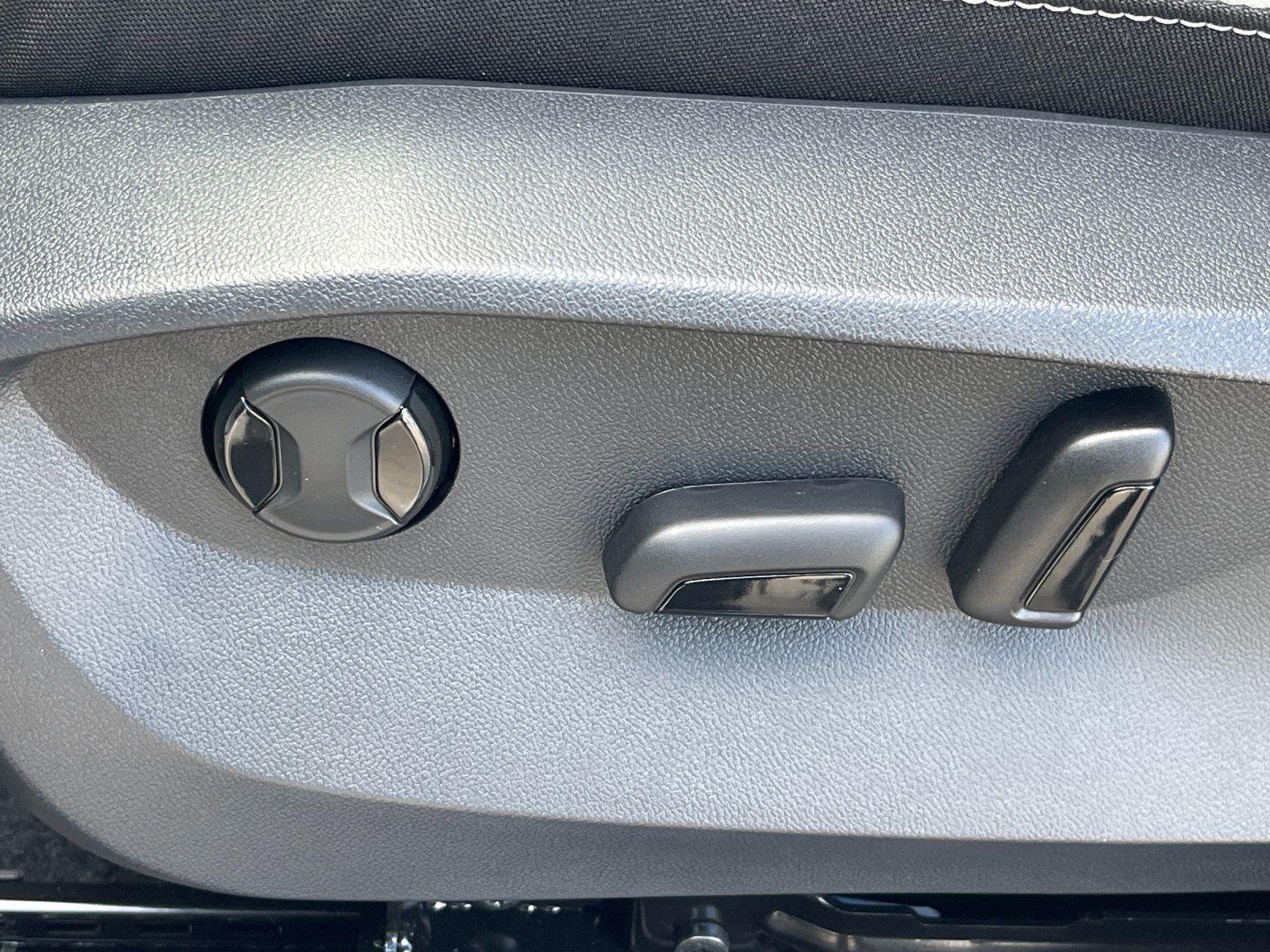 New 2026  Volkswagen SE image 16