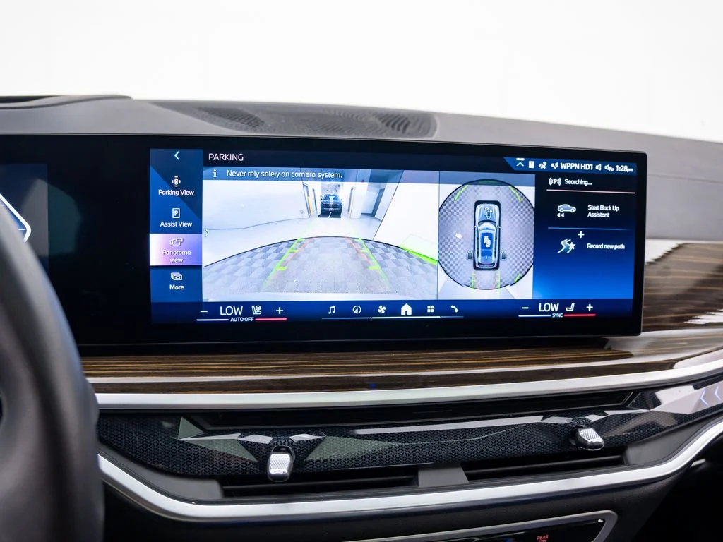 Used 2024 Gray BMW xDrive40i image 29