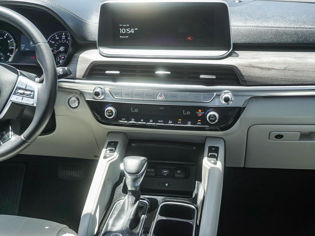 Used 2020 Black Kia EX image 16