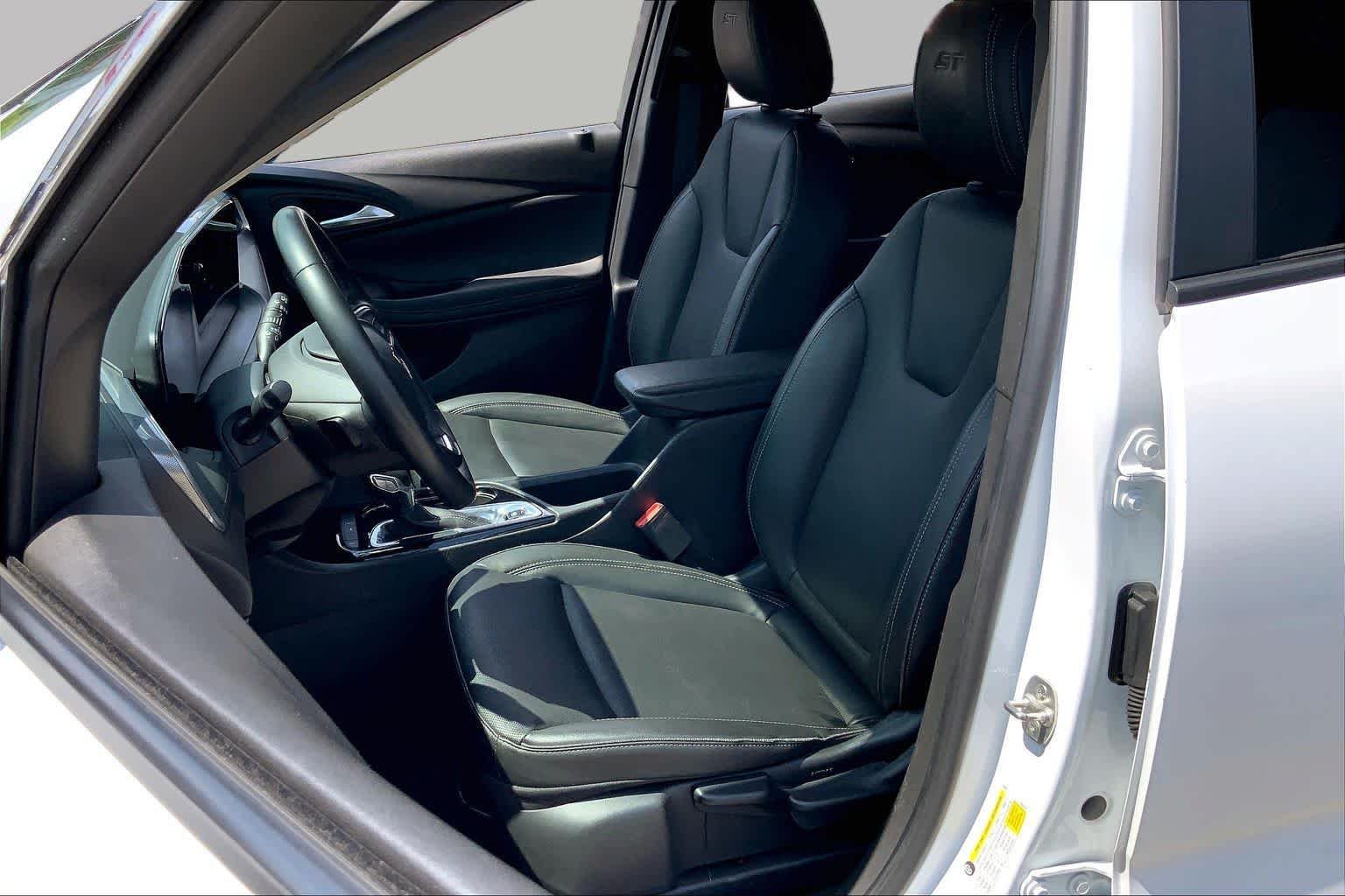 Pre-Owned 2024 Buick Encore GX Sport Touring