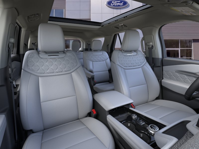 New 2026 Star White Metallic Tri-Coat Ford Platinum™ image 10