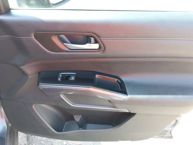 Used 2026 Gun Metallic Nissan SL image 30