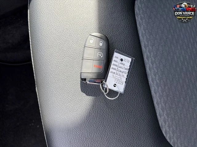 New 2026 White Jeep Latitude image 27