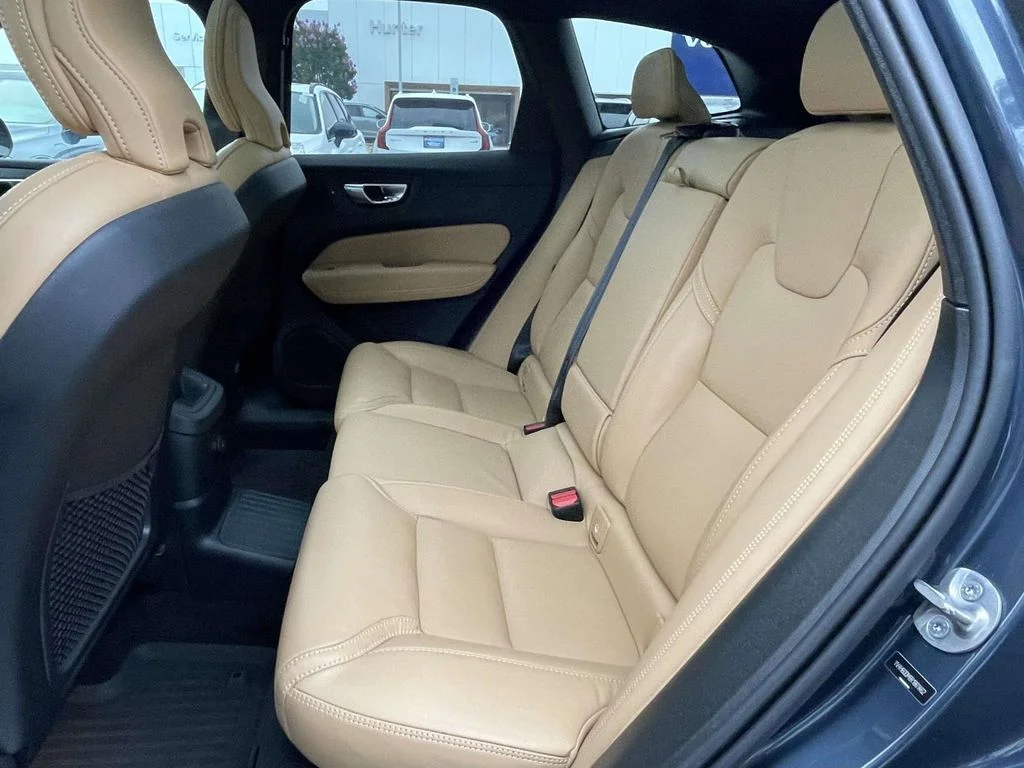 Certified Used 2024 Denim Blue Volvo Ultimate image 3