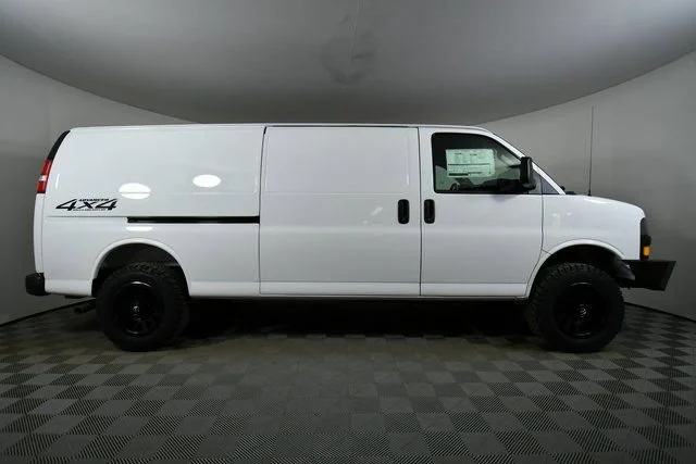 2025 Chevrolet Express Cargo Work Van - Photo 15