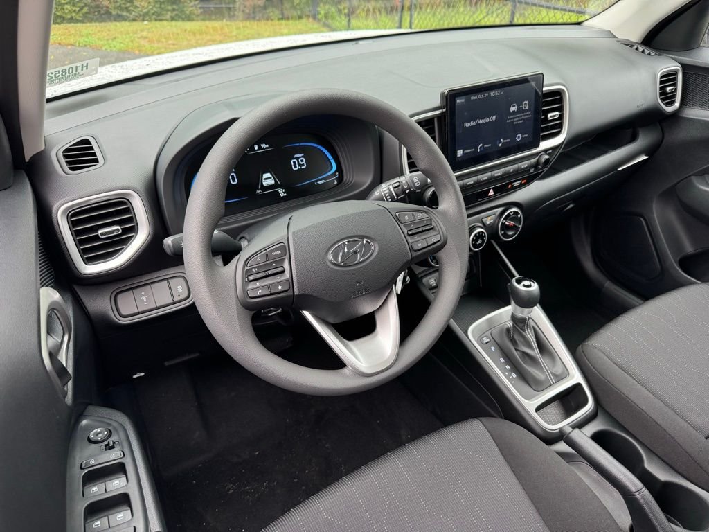 2026 Hyundai Venue SE - Photo 2